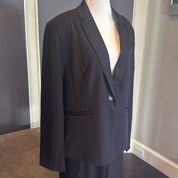 Women’s Black 2 Piece Pant Suit One Button Formal Office Wedding Size L NWT - Picture 3 of 16